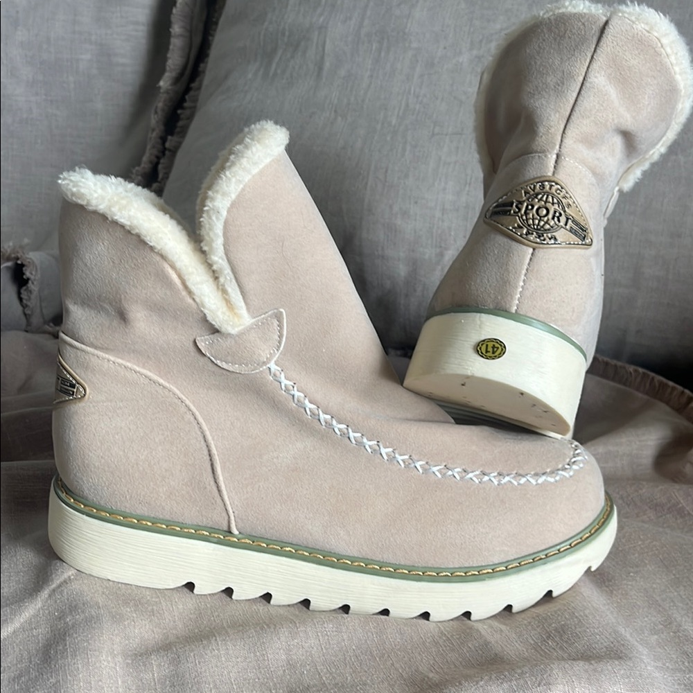 Cream Winter Boots with Sherpa Lining and Moccasin Stitch